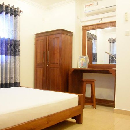 Rathna Gems Halt Hotel Ratnapura Exterior photo
