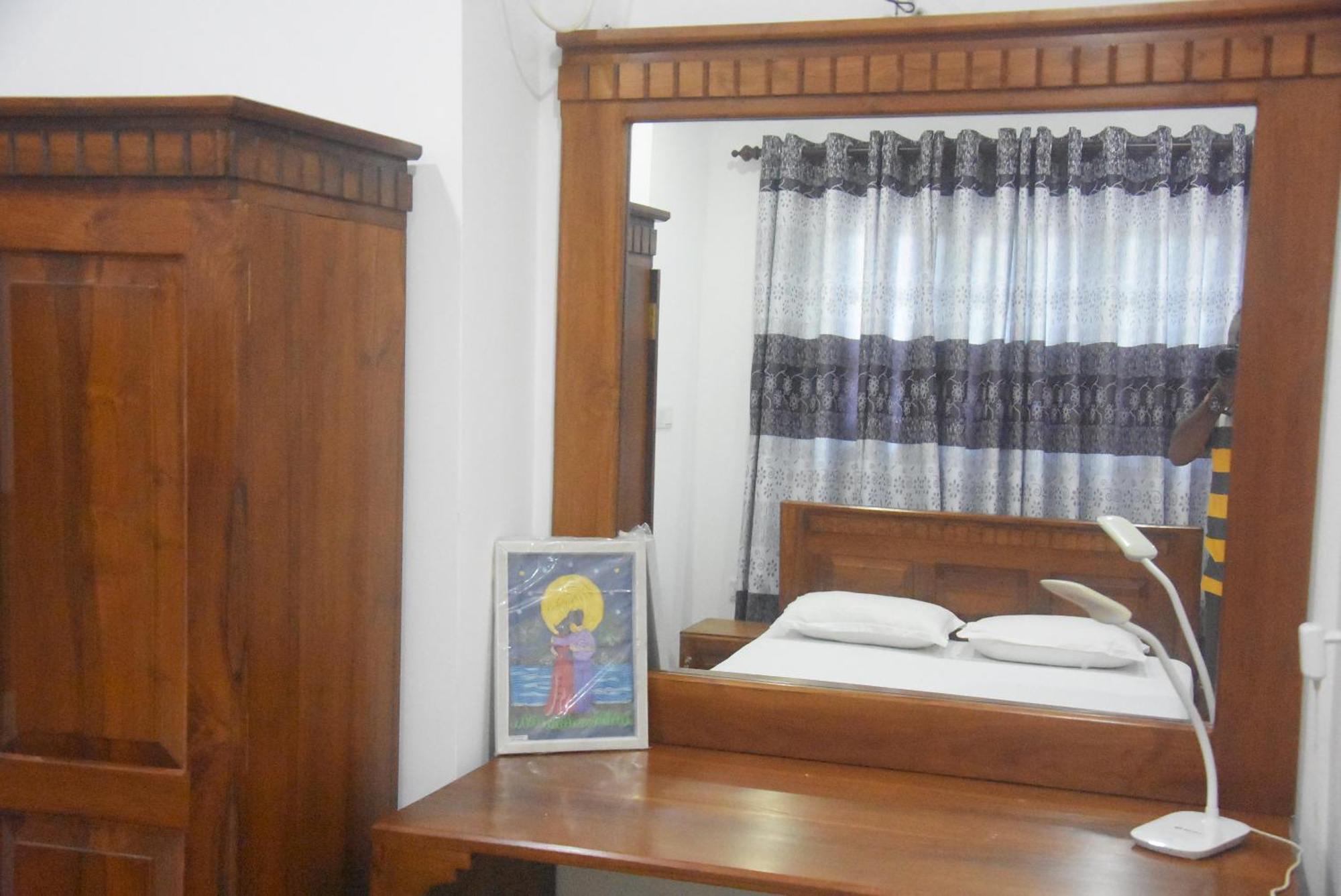 Rathna Gems Halt Hotel Ratnapura Exterior photo