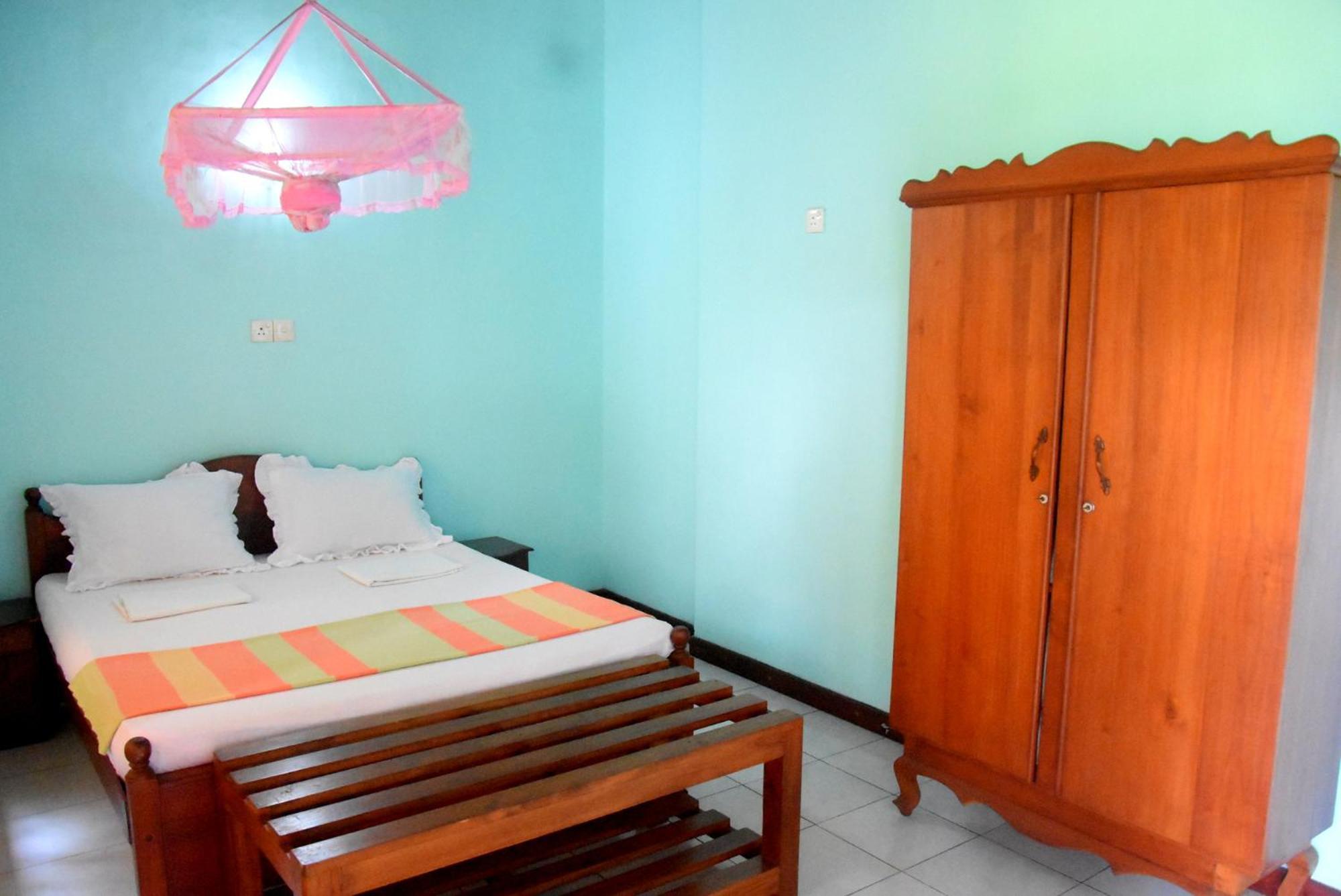 Rathna Gems Halt Hotel Ratnapura Exterior photo