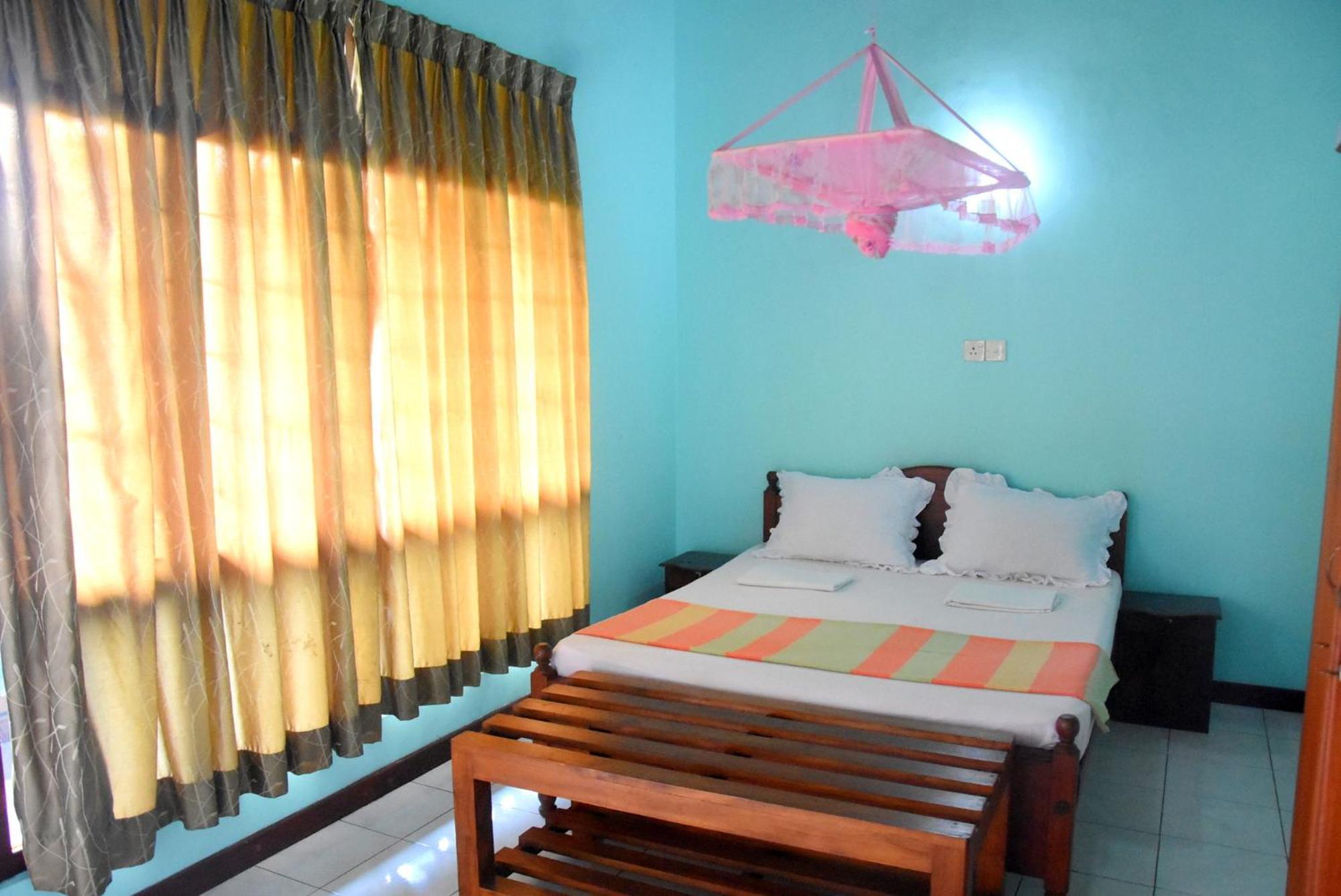 Rathna Gems Halt Hotel Ratnapura Exterior photo