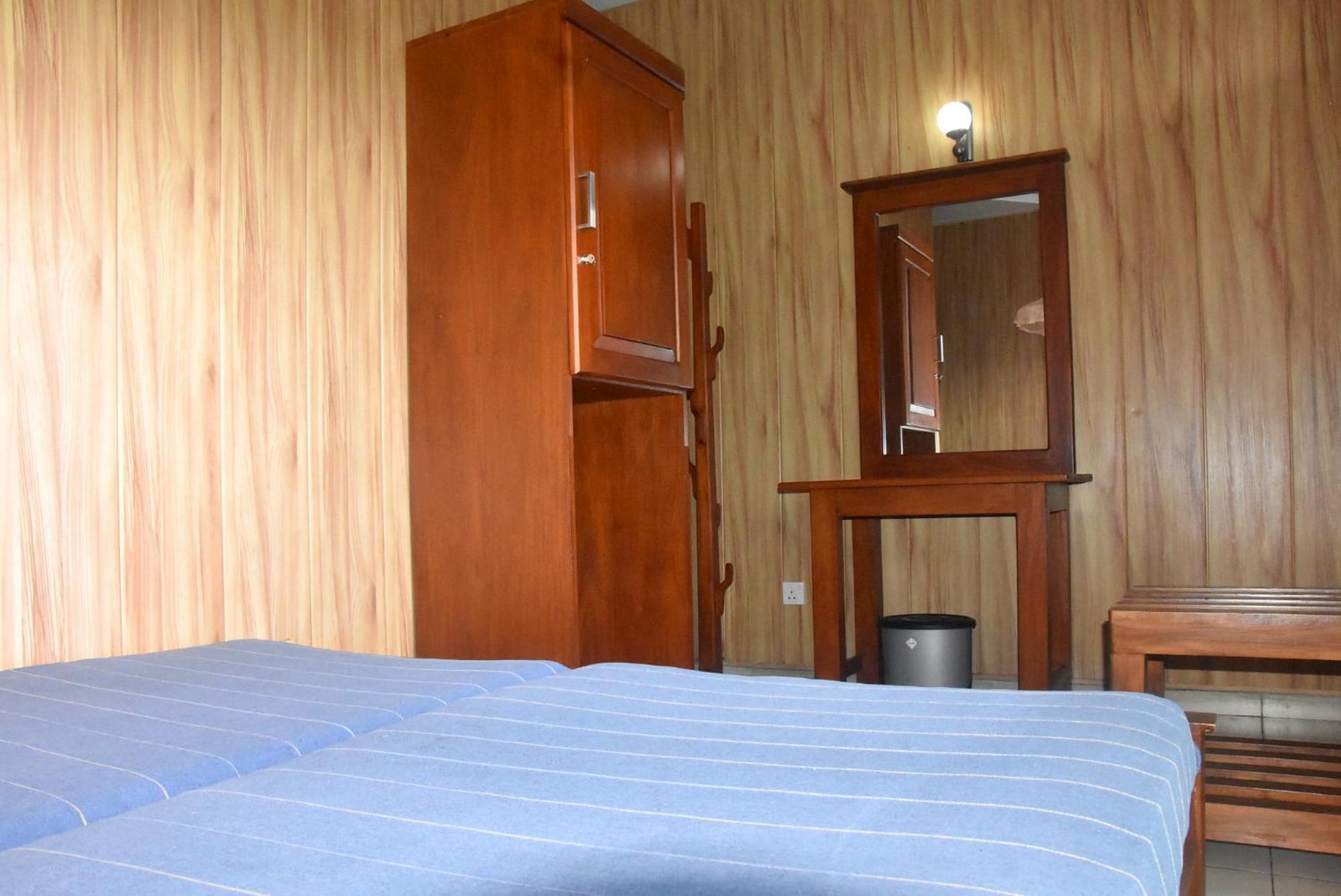 Rathna Gems Halt Hotel Ratnapura Exterior photo