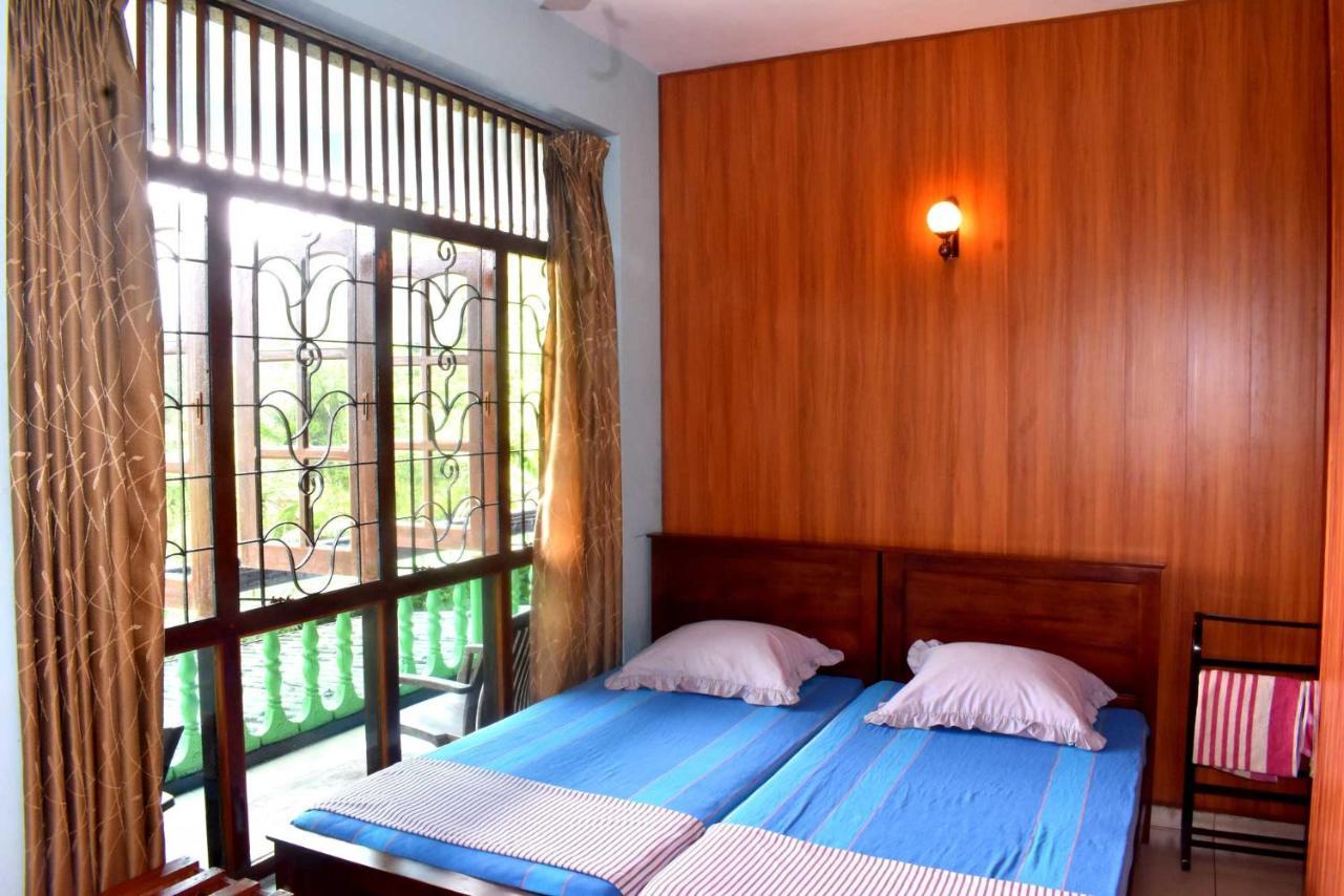 Rathna Gems Halt Hotel Ratnapura Exterior photo
