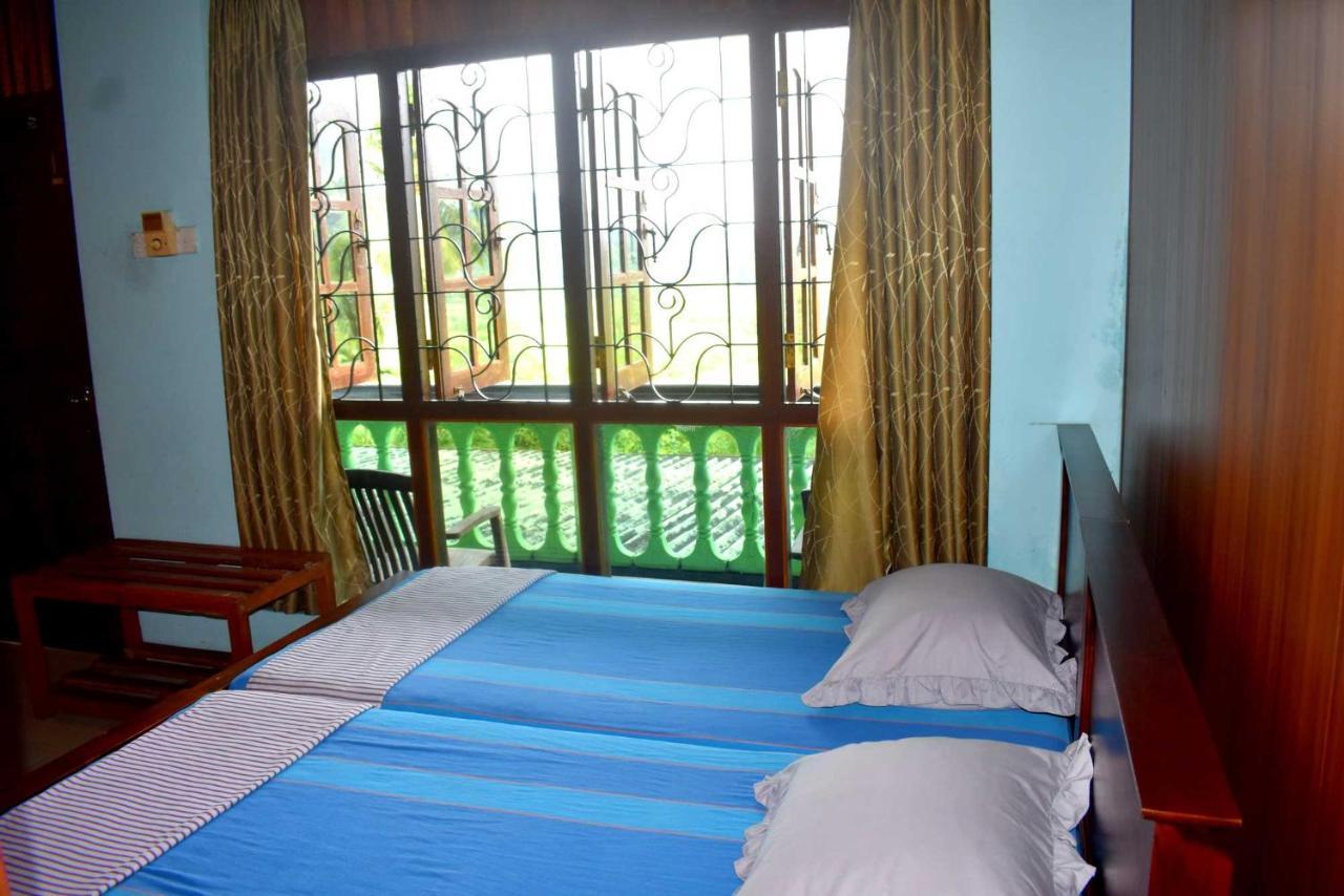 Rathna Gems Halt Hotel Ratnapura Exterior photo