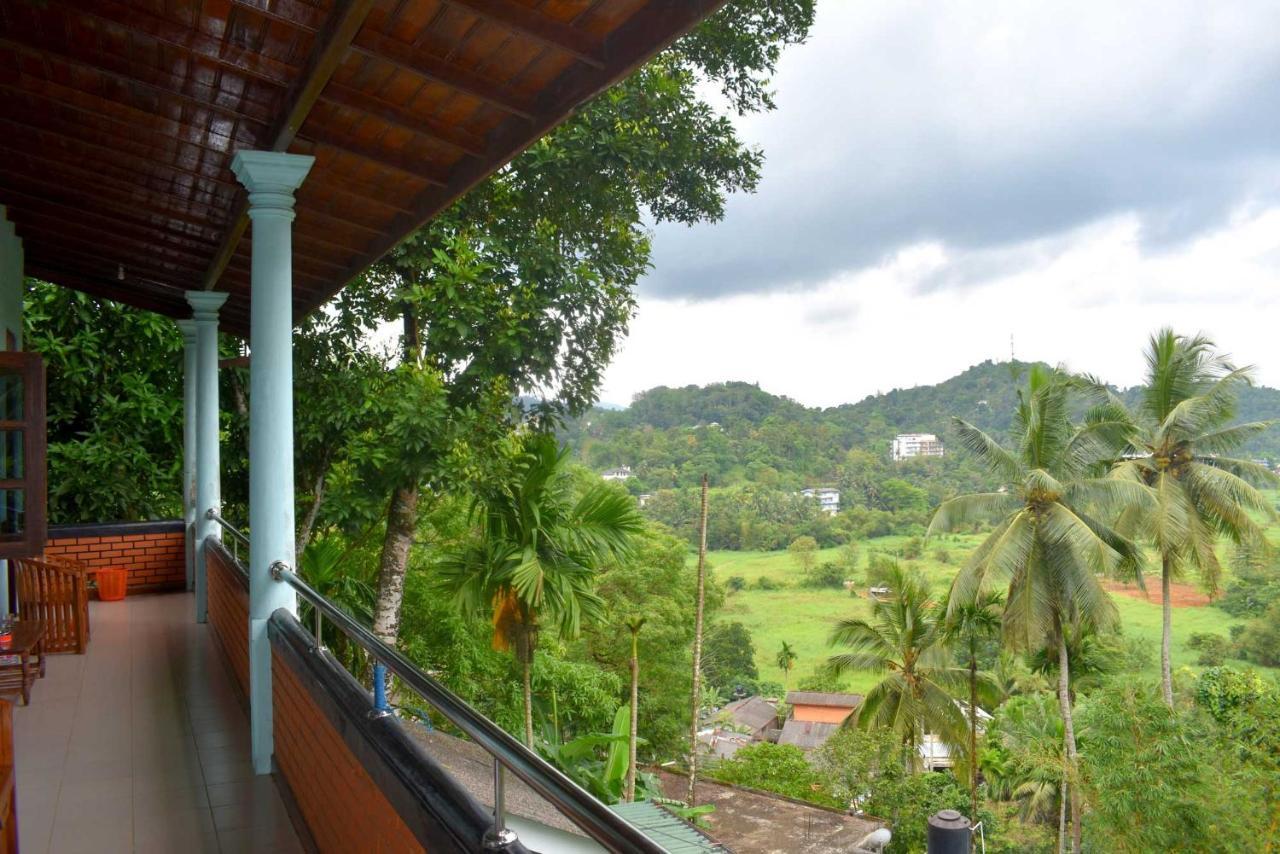 Rathna Gems Halt Hotel Ratnapura Exterior photo