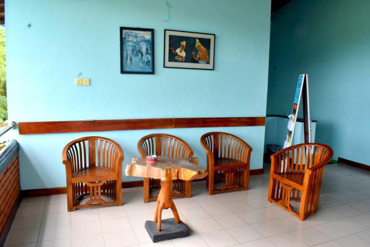 Rathna Gems Halt Hotel Ratnapura Exterior photo