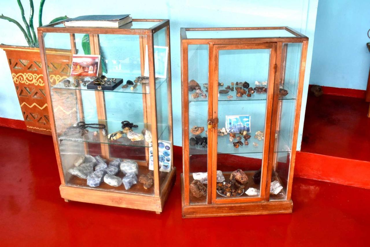 Rathna Gems Halt Hotel Ratnapura Exterior photo