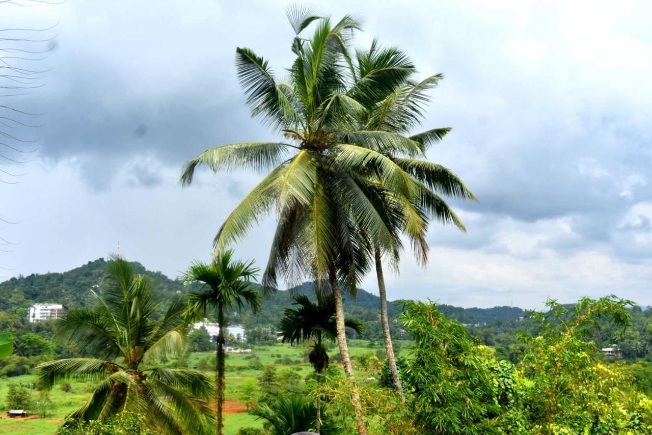 Rathna Gems Halt Hotel Ratnapura Exterior photo