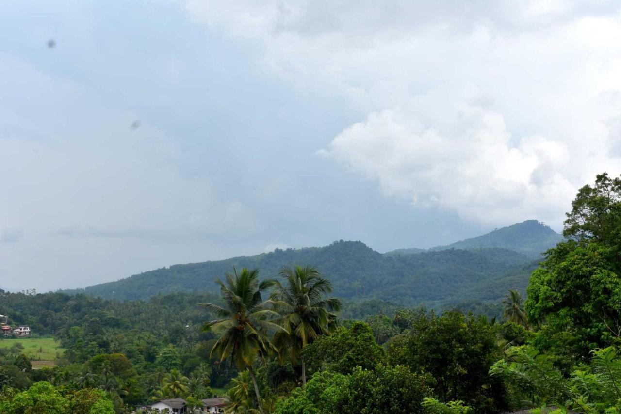 Rathna Gems Halt Hotel Ratnapura Exterior photo